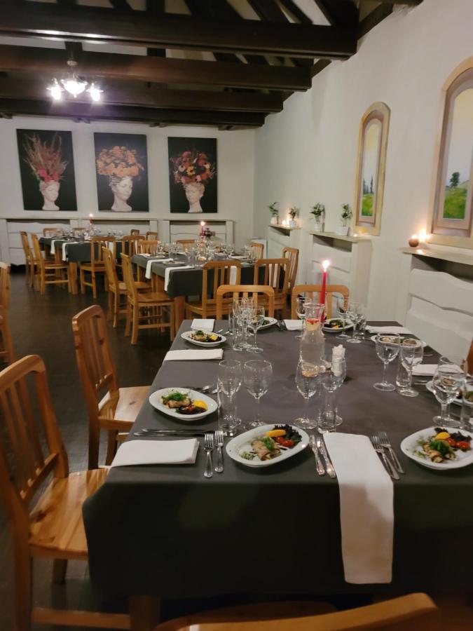 Slokenbekas Muiza Hotel Milzkalne Bagian luar foto